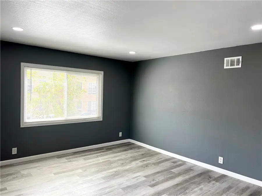 940 E 3rd, Long Beach, CA 90802 - #2