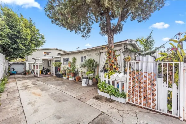 2424 West, Los Angeles, CA 90016