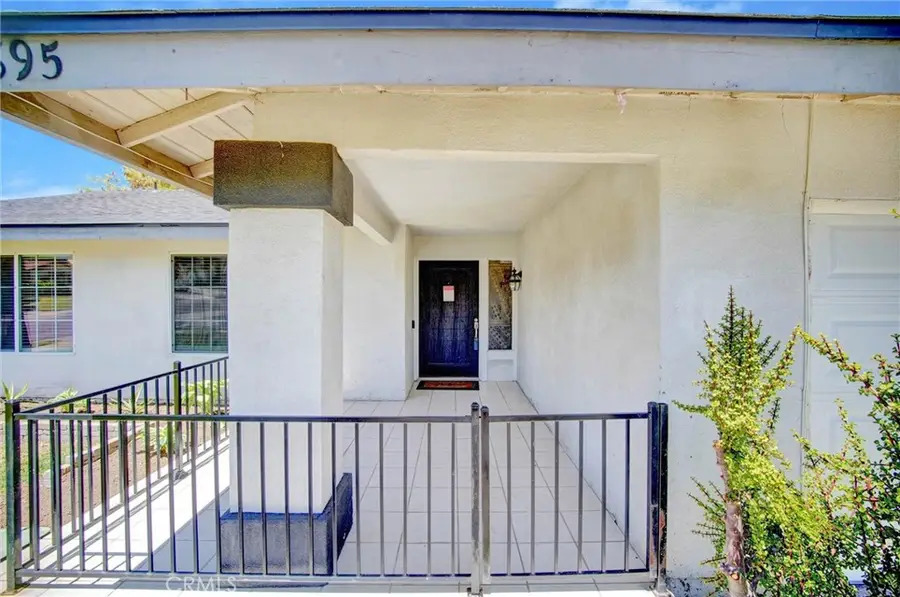 895 W Crestview, Corona, CA 92882 - #2