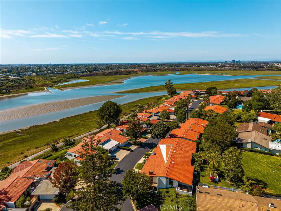 2108 Vista Entrada, Newport Beach, CA 92660 - #2