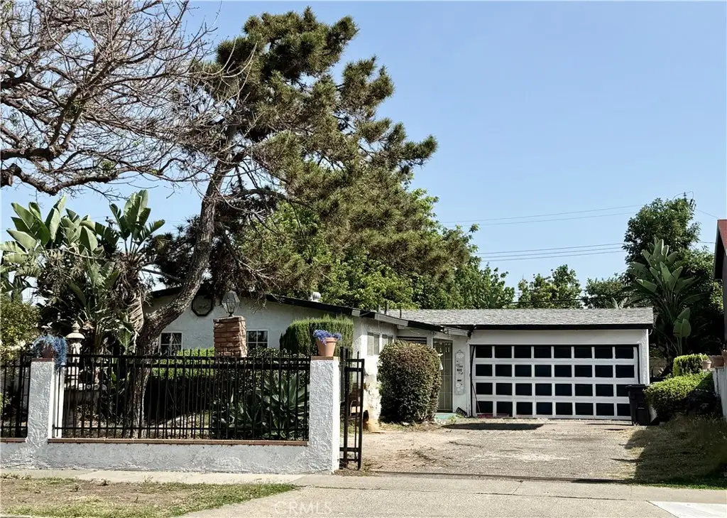 2205 W 9th St, Santa Ana, CA 92703 - #1