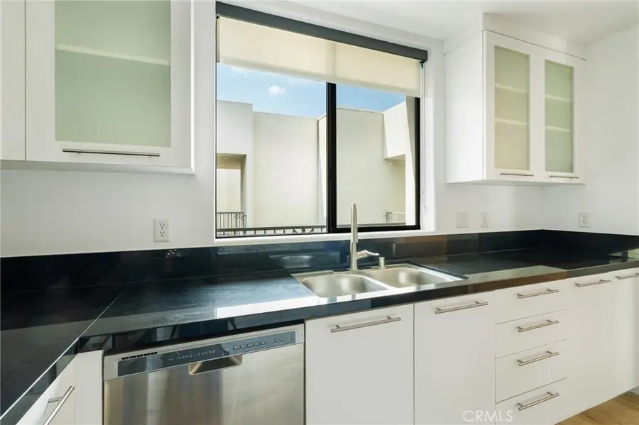 230 S Jackson #309, Glendale, CA 91205 - #3