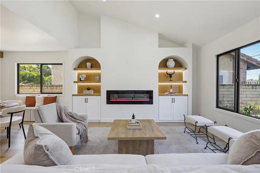 155 S Lincoln, Orange, CA 92866 - #3
