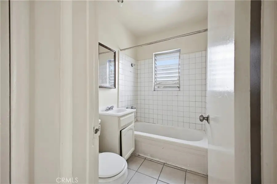 5914 S Hoover, Los Angeles, CA 90044 - #3