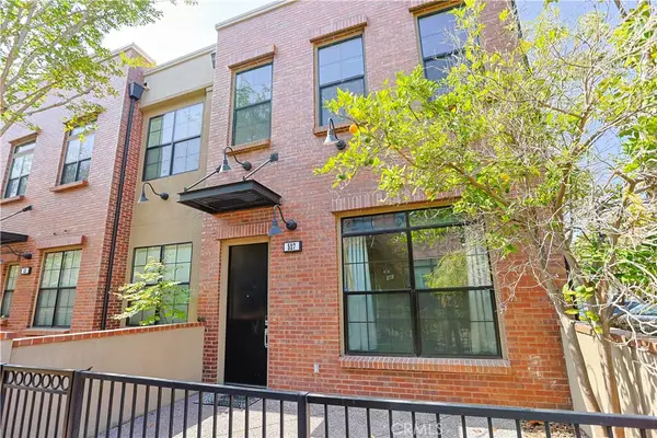 527 W Maple, Orange, CA 92868