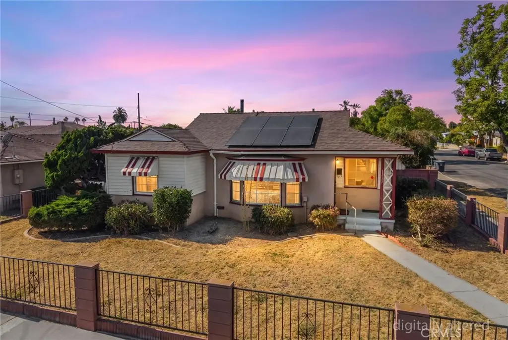 1517 W Borchard Avenue, Santa Ana, CA 92704 - #1