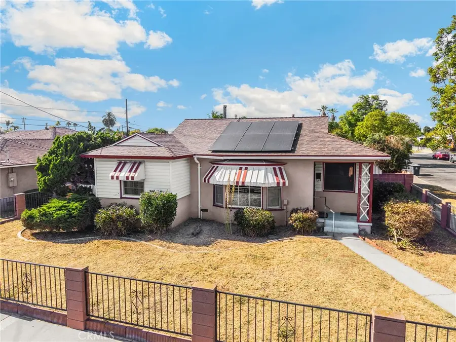 1517 W Borchard Avenue, Santa Ana, CA 92704 - #2