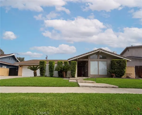 1517 E Riverview, Orange, CA 92865