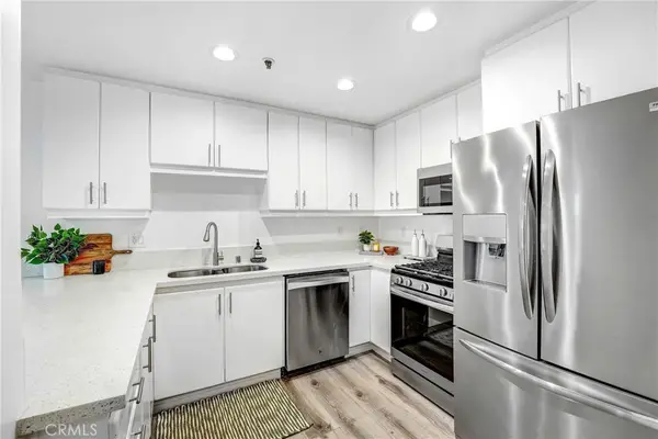335 S Sierra Madre #203B, Pasadena, CA 91107