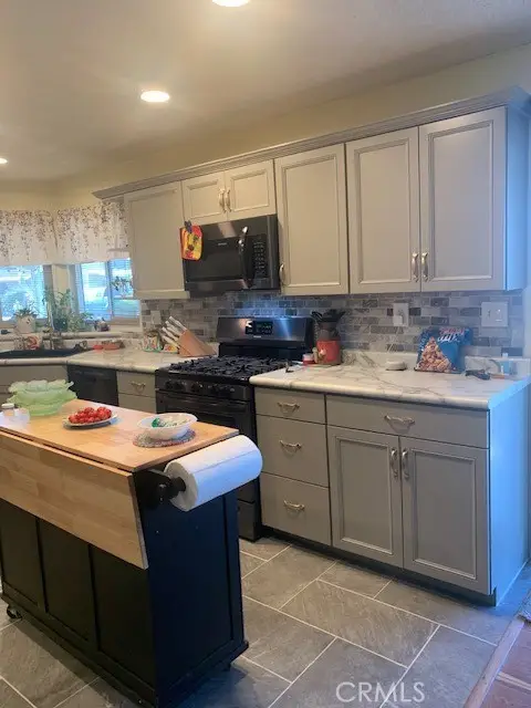 4401 Camelot Place, Bakersfield, CA 93301