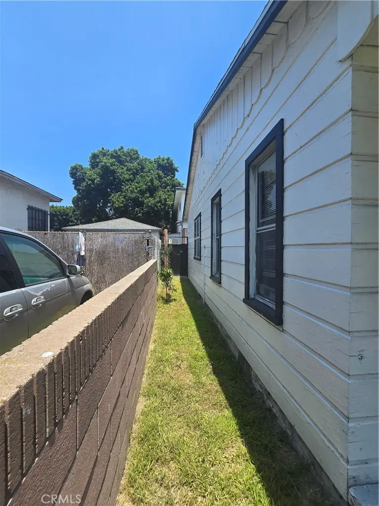 247 E 67th Way, Long Beach, CA 90805 - Image #3