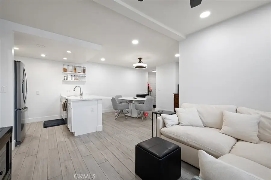 327 Chestnut Avenue #102, Long Beach, CA 90802 - #3