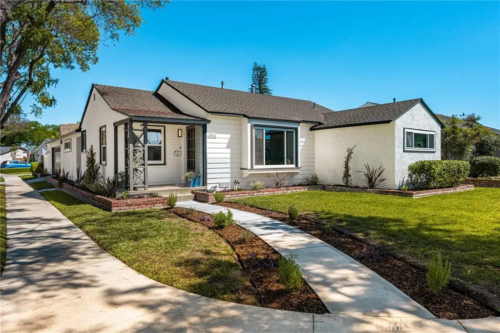 1842 N Greenbrier, Long Beach, CA 90815 - #1