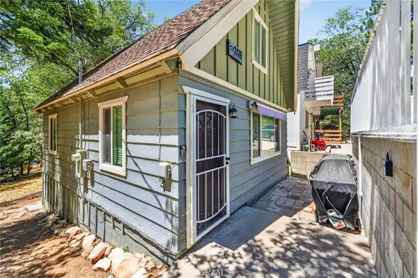 2418 Fir, Running Springs, CA 92382