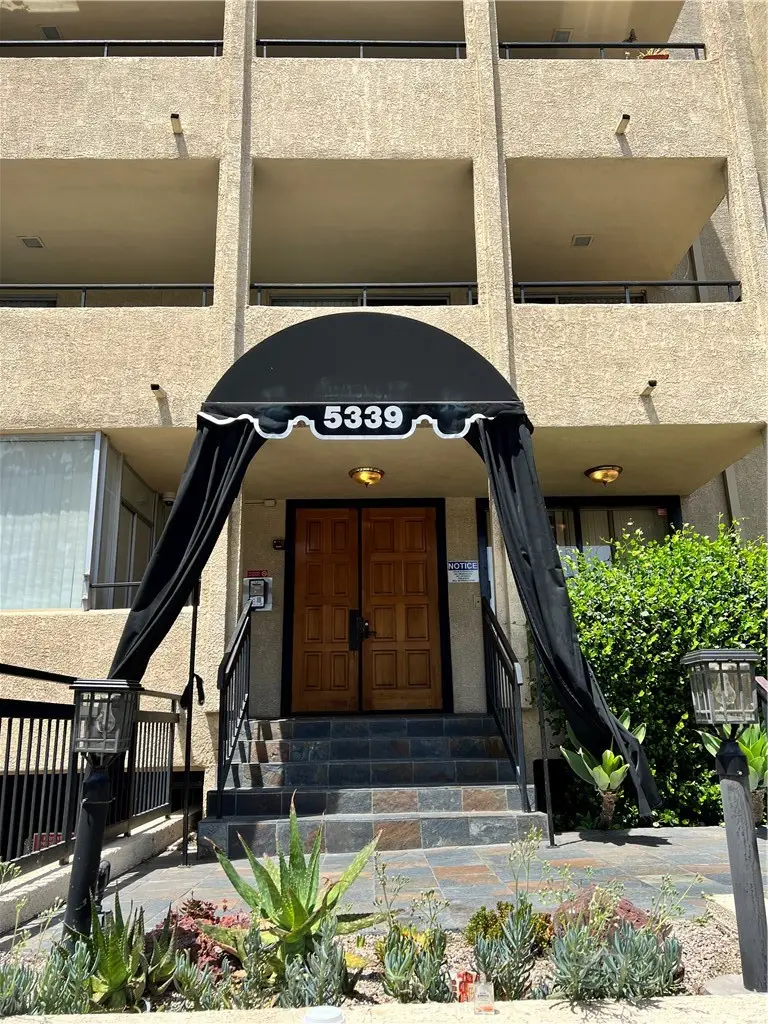 5339 Newcastle Avenue #103, Encino, CA 91316 - Image #2