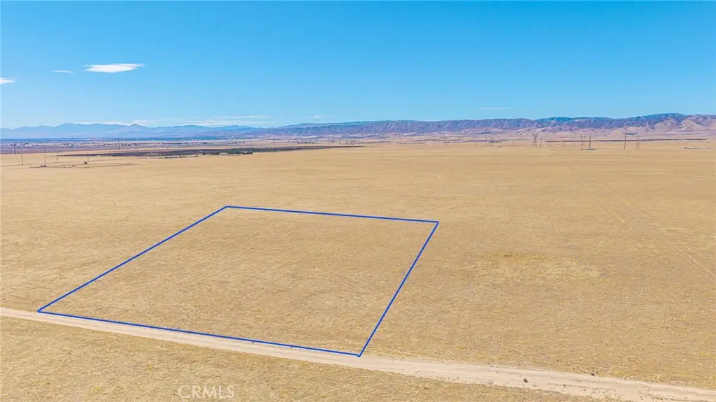 115 SW Vic Avenue F-8, Lancaster, CA 93536 - Image #1