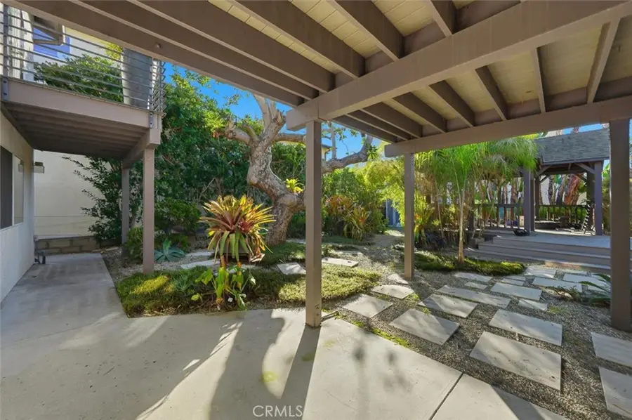 1918 Marshallfield Lane, Redondo Beach, CA 90278 - Image #2