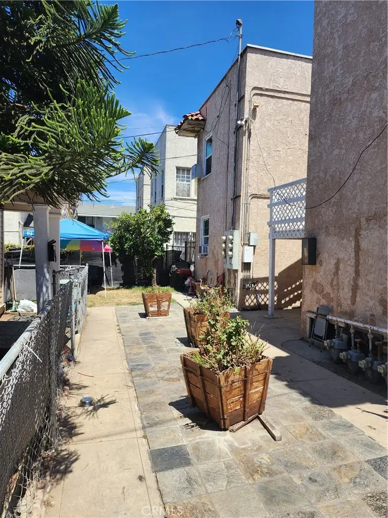 1557 Pine Avenue, Long Beach, CA 90813 - Image #2