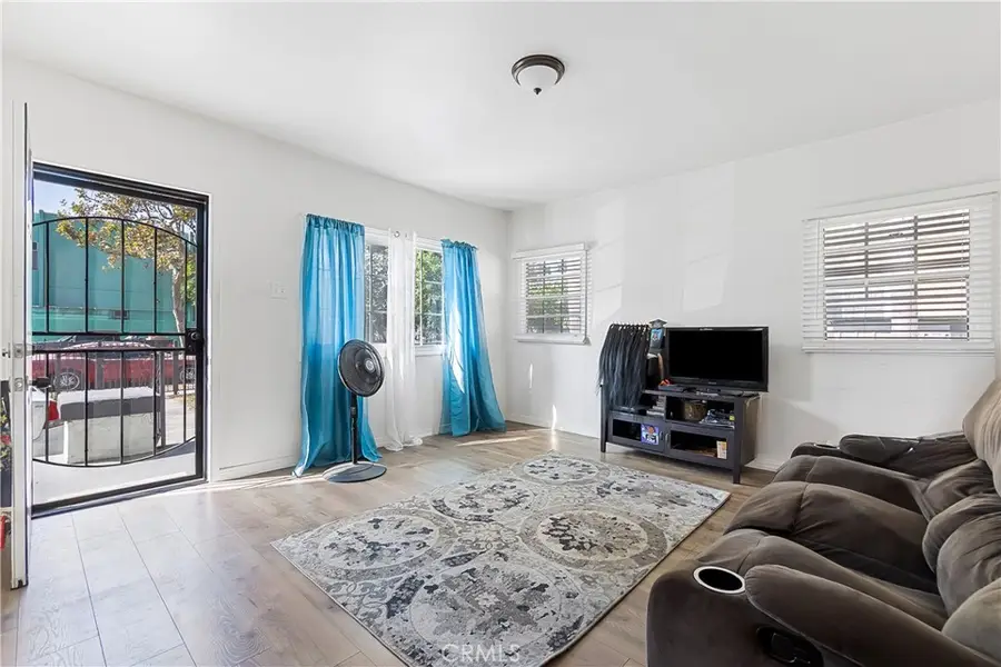 201 W 75th Street, Los Angeles, CA 90003 - Image #2