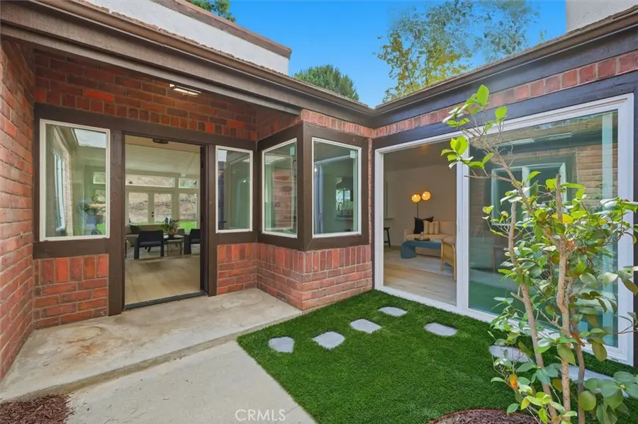 17207 Avenida De La Herradura, Pacific Palisades, CA 90272 - Image #2