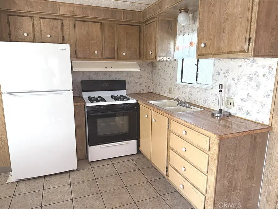 13713 S Vermont Avenue #15, Gardena, CA 90247 - Image #3