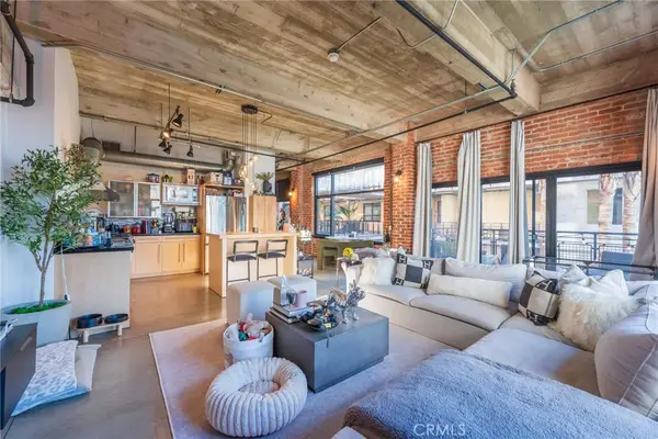 835 Locust Avenue #310, Long Beach, CA 90813