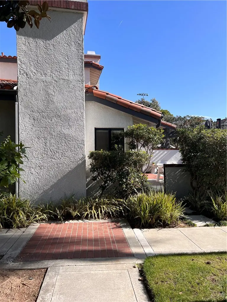 11 Cordoba Court, Manhattan Beach, CA 90266 - #2