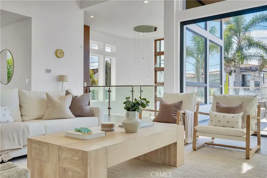 719 1st Place, Hermosa Beach, CA 90254 - #2