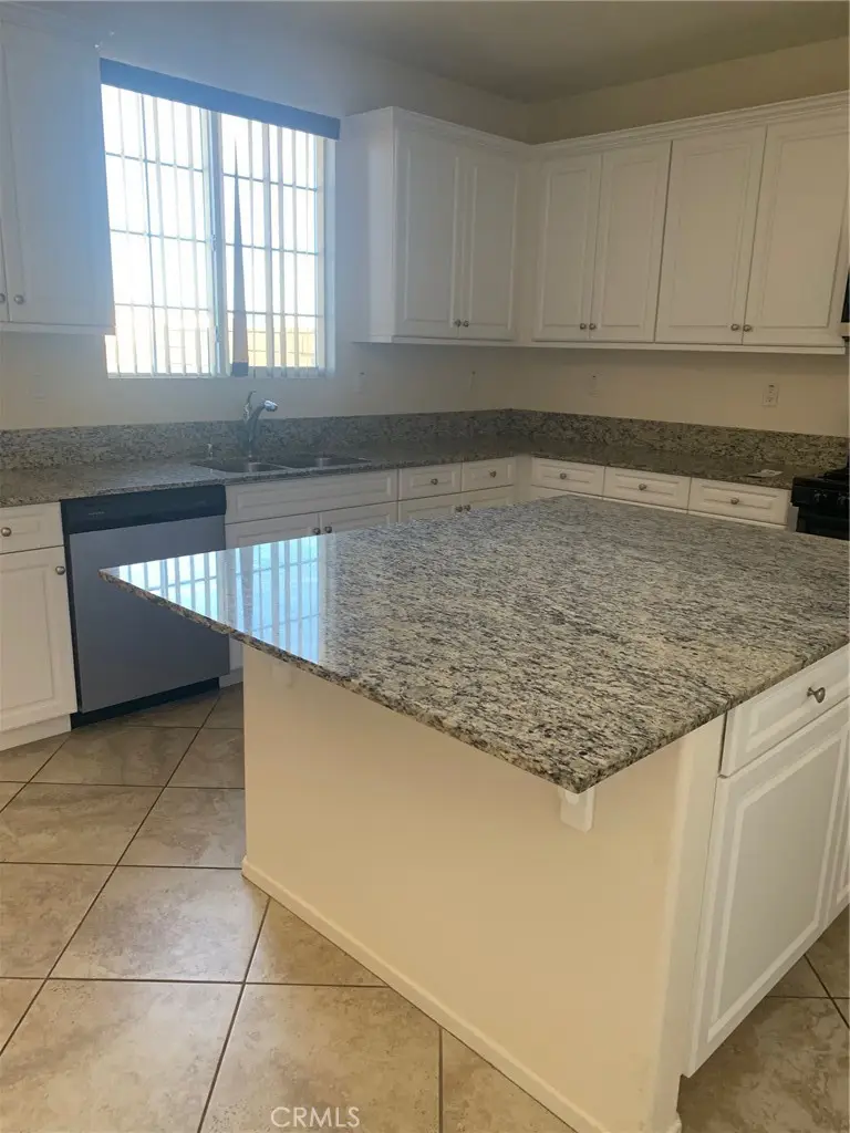 15038 Paseo Verde Place Row, Victorville, CA 92394 - #3