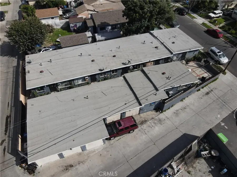 19 E 69th Street, Long Beach, CA 90805 - #3