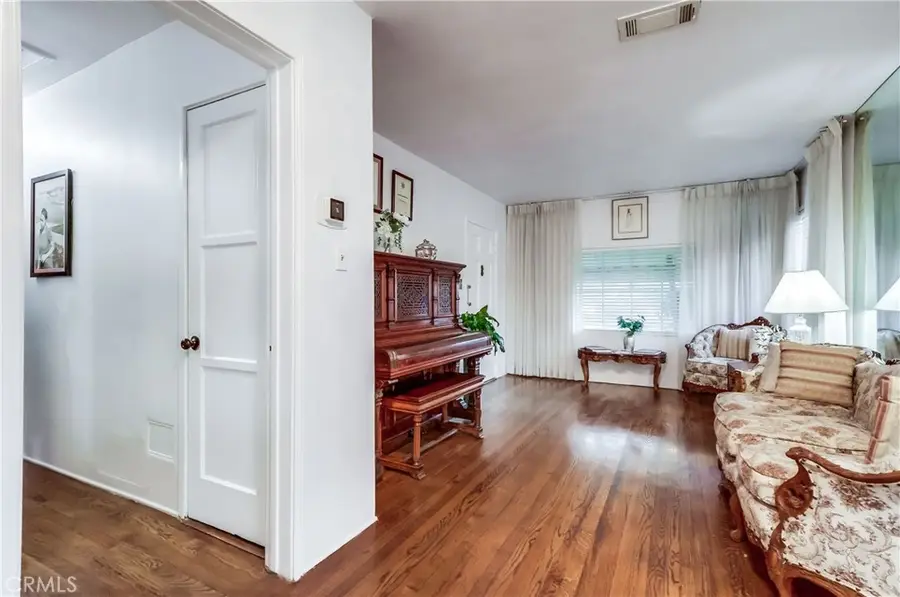 10441 W Zamora, Los Angeles, CA 90002 - #3