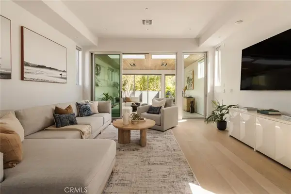 664 Rosecrans Avenue, Manhattan Beach, CA 90266