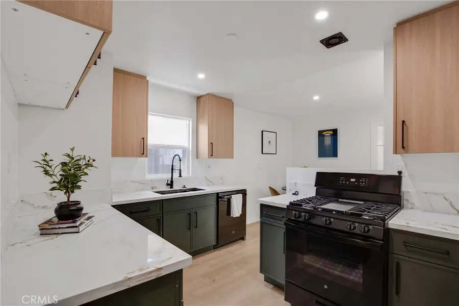 18506 Kingsdale Avenue, Redondo Beach, CA 90278 - #2