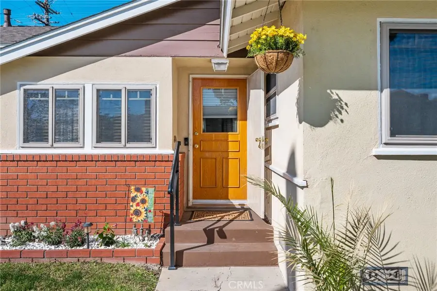 10725 S 8th Avenue, Inglewood, CA 90303 - #2