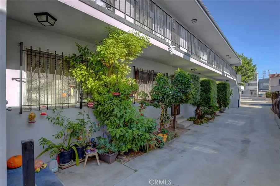 2615 Chariton Street, Los Angeles, CA 90034 - #3