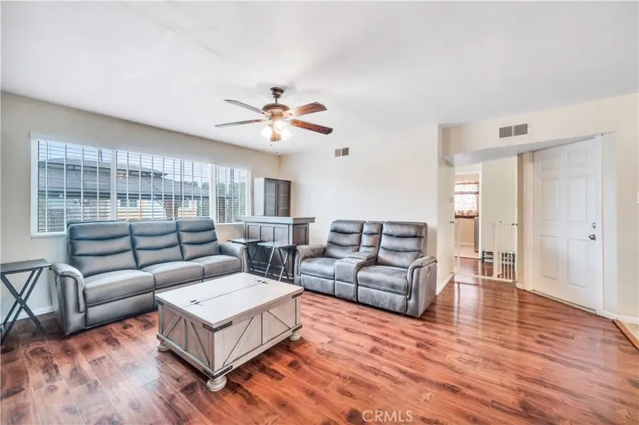 811 W Poplar Street, Compton, CA 90220 - #2