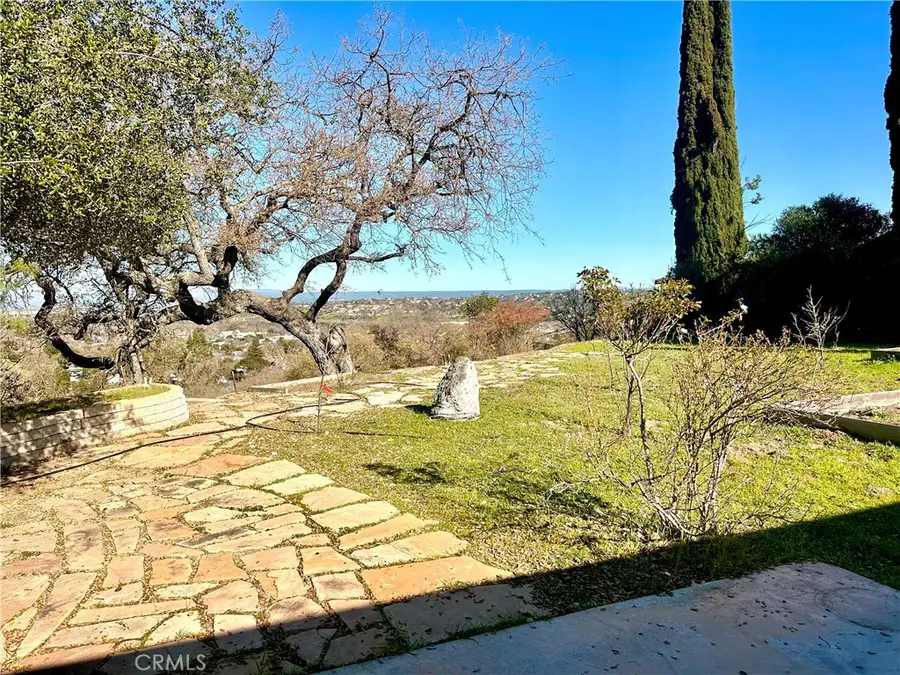 215 Hilltop, Paso Robles, CA 93446 - #2