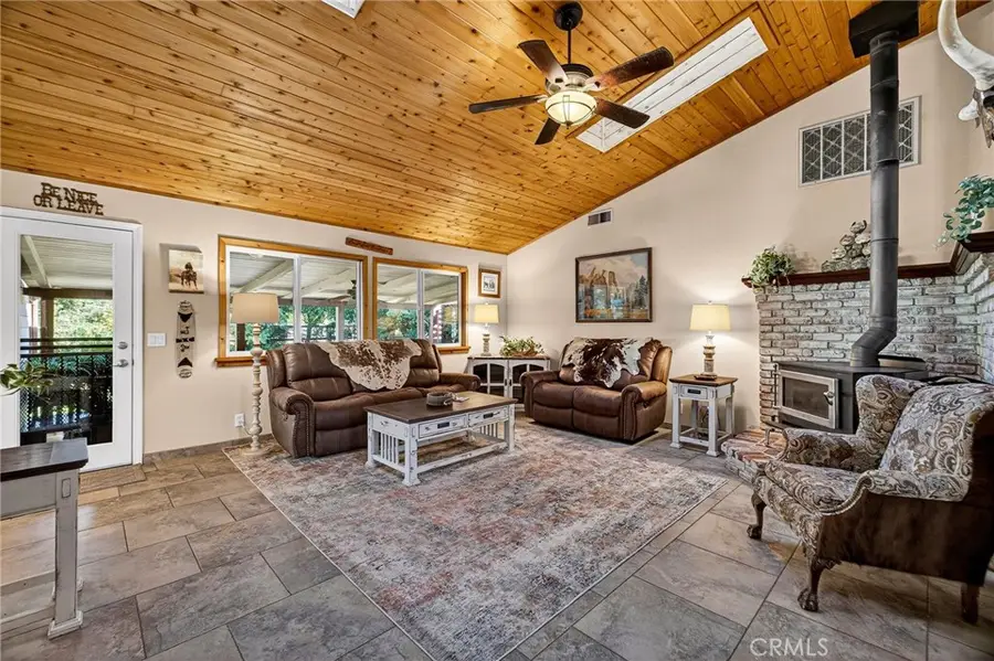 24 Roseanna Court, Chico, CA 95973 - Image #2