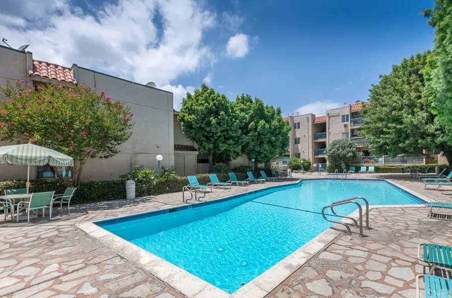 18307 Burbank Boulevard #41, Tarzana, CA 91356 - #3