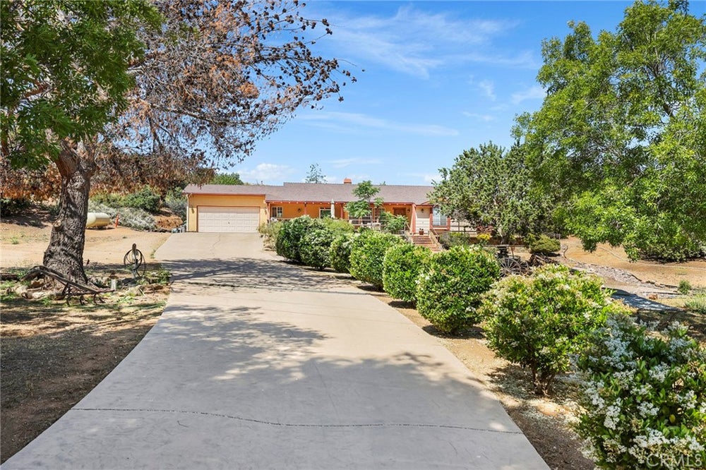 8014 Sierra, Agua Dulce, CA 91390 BHGRE