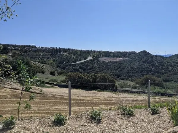 30 Coya Trail, Chatsworth, CA 91311