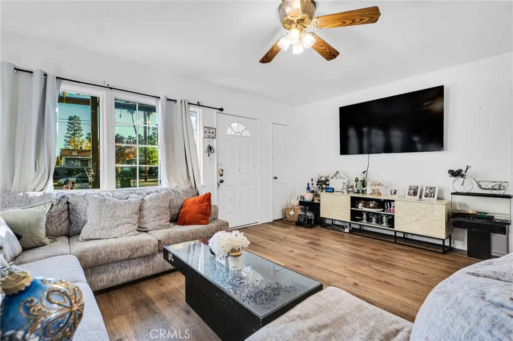 22137 Gault, Canoga Park, CA 91303 - #1