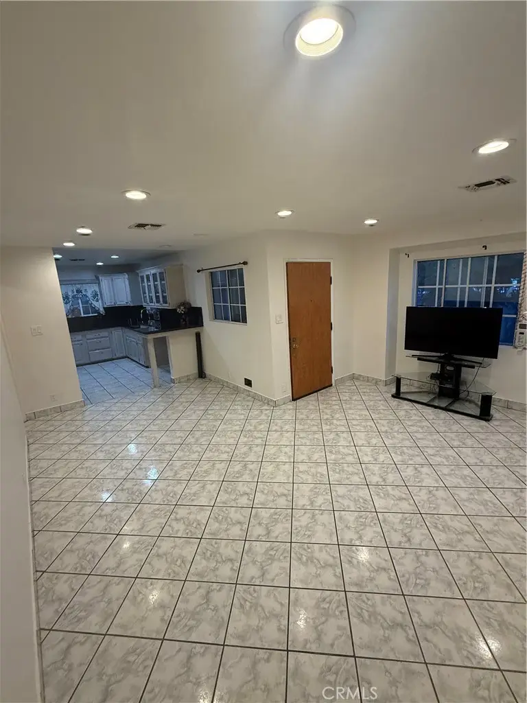 6843 Vantage Avenue, North Hollywood, CA 91605 - Image #2