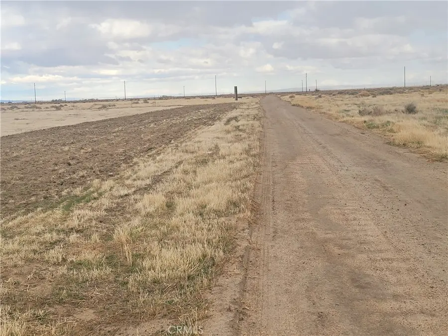 72 W Avenue C, Lancaster, CA 93536 - Image #2