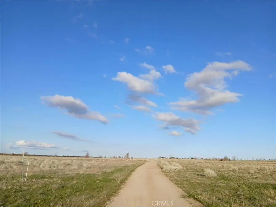 26700 W Avenue C-3, Lancaster, CA 93536 - Image #2