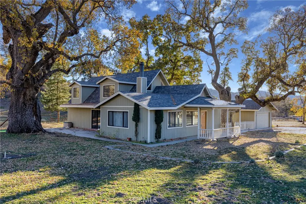 27900 Bear Valley Road, Tehachapi, CA 93561 - Image #1