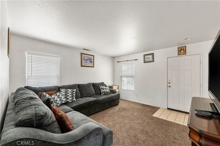 16029 White Mountain Place, Victorville, CA 92394 - Image #3