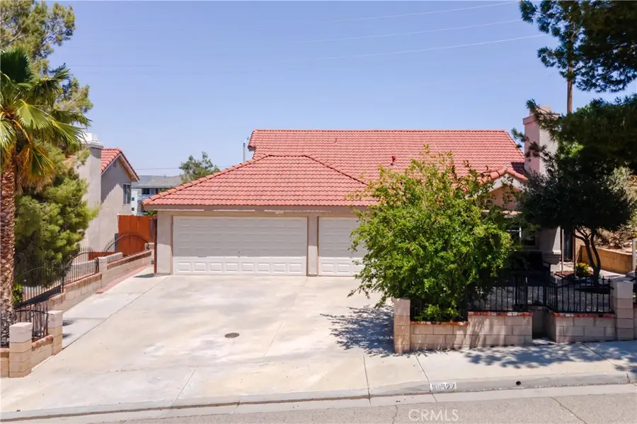 38522 Desert Flower Drive, Palmdale, CA 93551 - Image #3