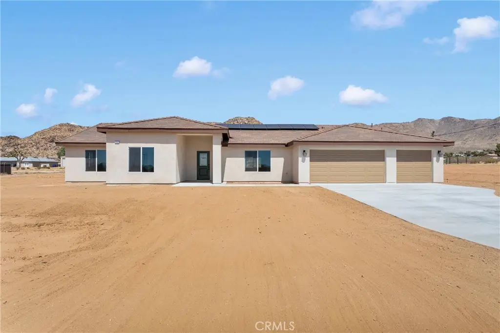 24925 Running Breeze Road, Apple Valley, CA 92307 - Image #1