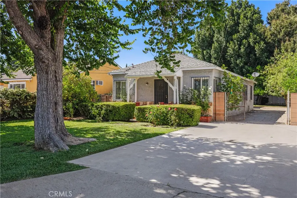 16005 Wyandotte Street, Lake Balboa, CA 91406 - Image #1